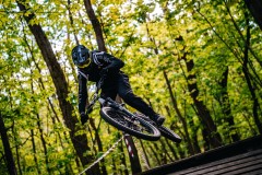 web_a7v09239